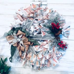 THE WOODLANDS CHRISTMAS RAG WREATH